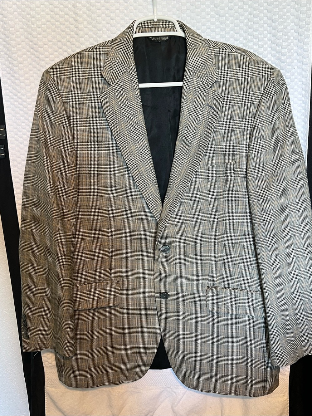 Harold's Glen Plaid Sport Coat in Gray and Black